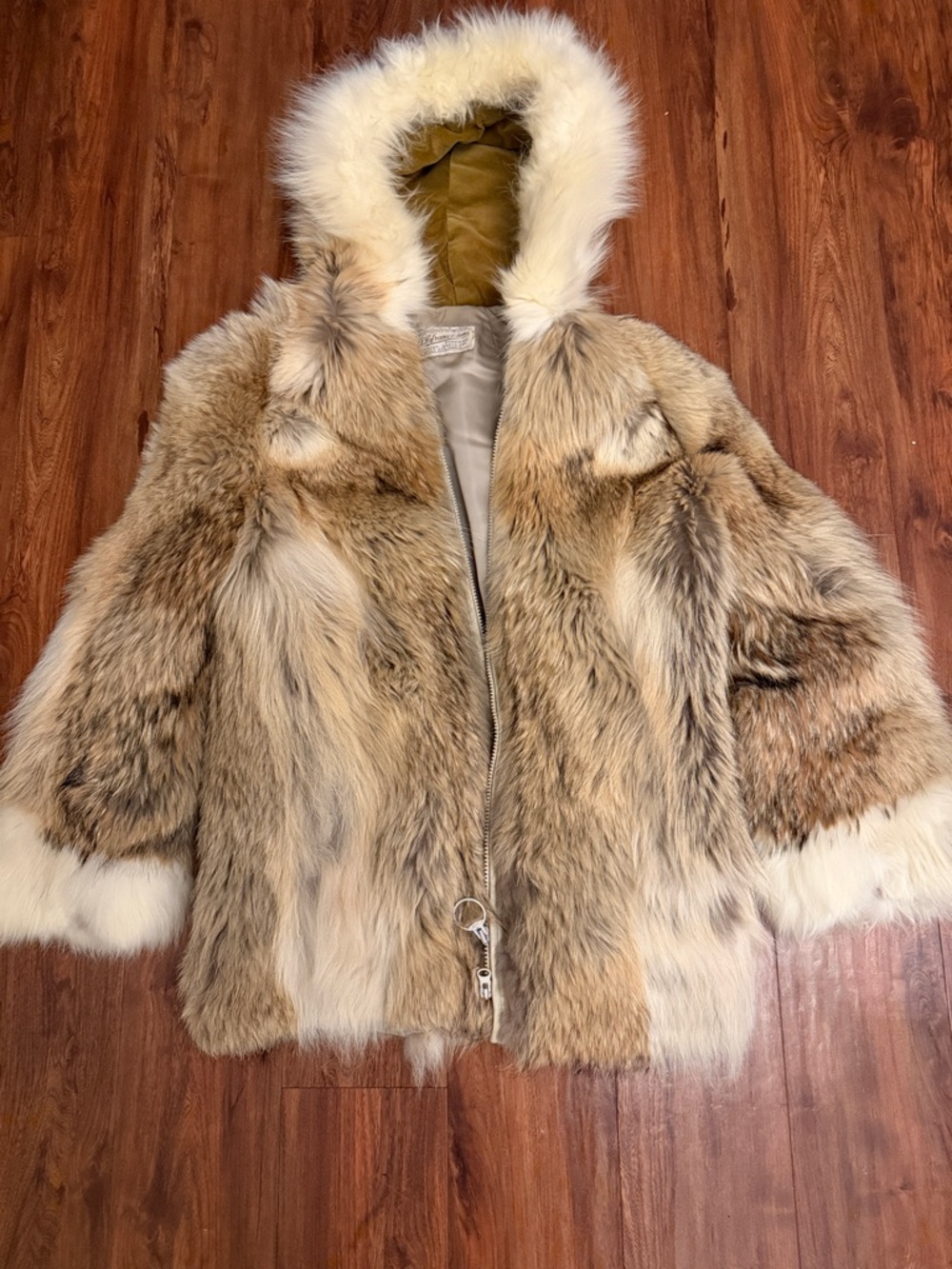 Luxury Coyote Fur Utility Jacket with Cream with hood